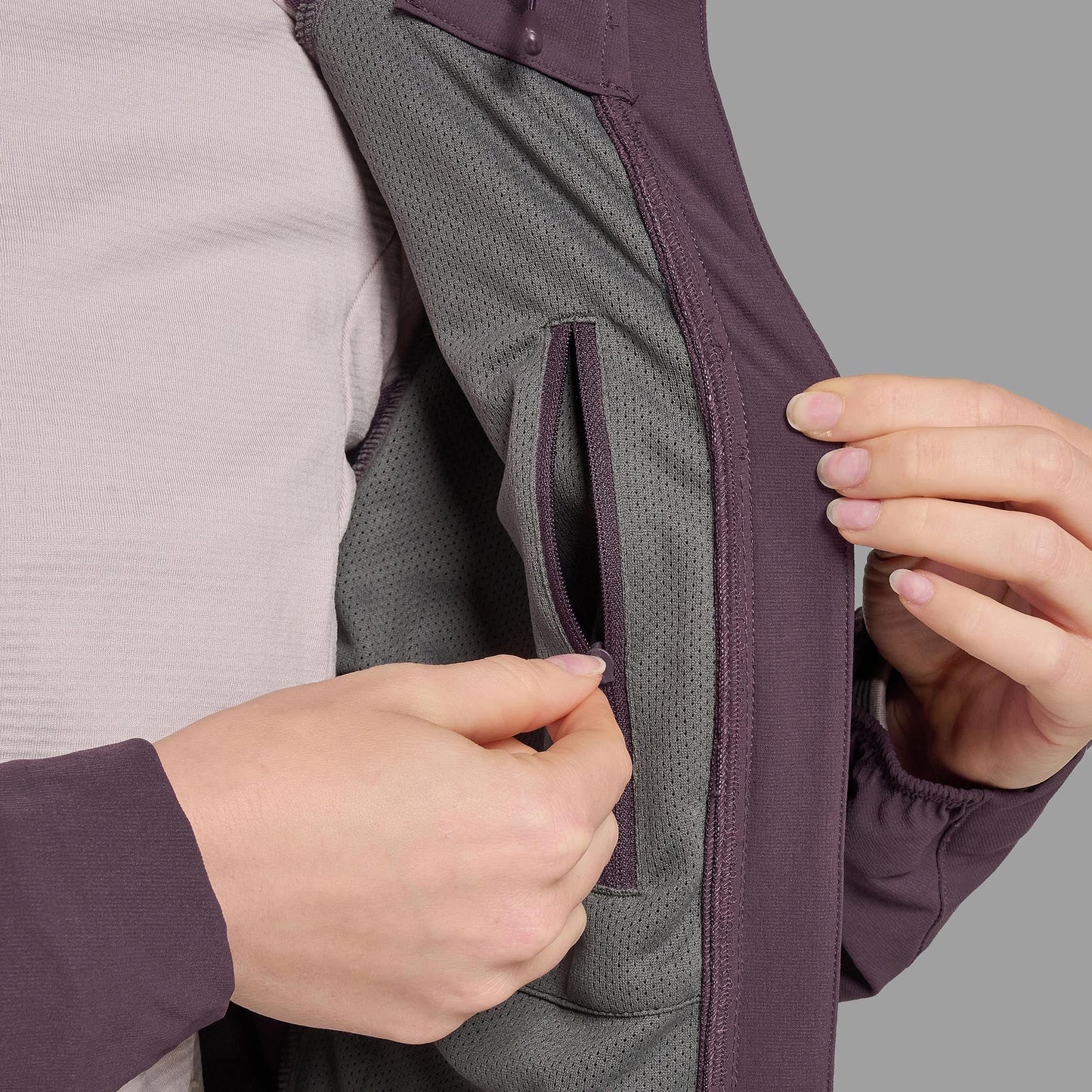 Women's Tenacity Hooded Softshell Jacket